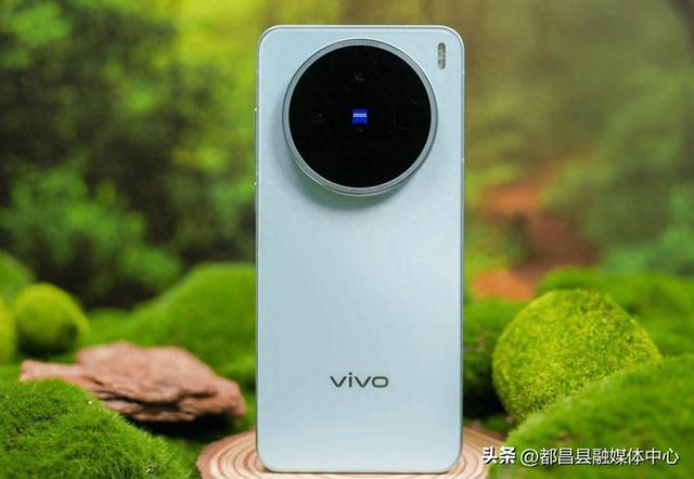 vivo优质高端机，天玑9400+6200mAh+100倍变焦，如今跌至3599元起