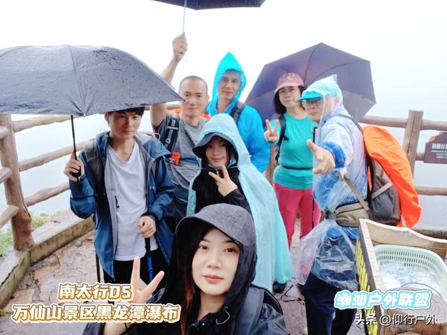 南太行D5万仙山景区郭亮村挂壁公路