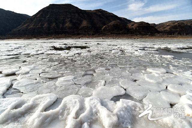 吉县壶口瀑布现流凌封河景观