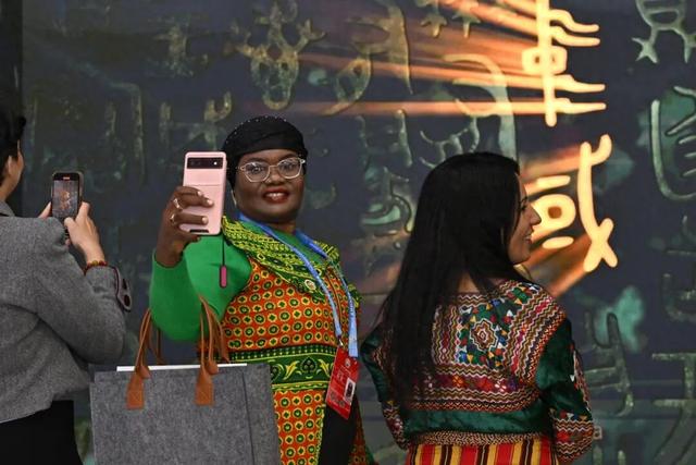“数智赋能妇女和女童成果展”，高清大图来了！