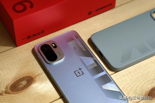 一加Ace 6初体验：惊喜满满的“西装暴徒”