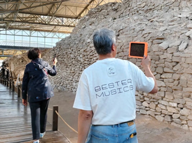 陕西神木：MR设备助力游客“智”游石峁 解锁千年遗址新体验