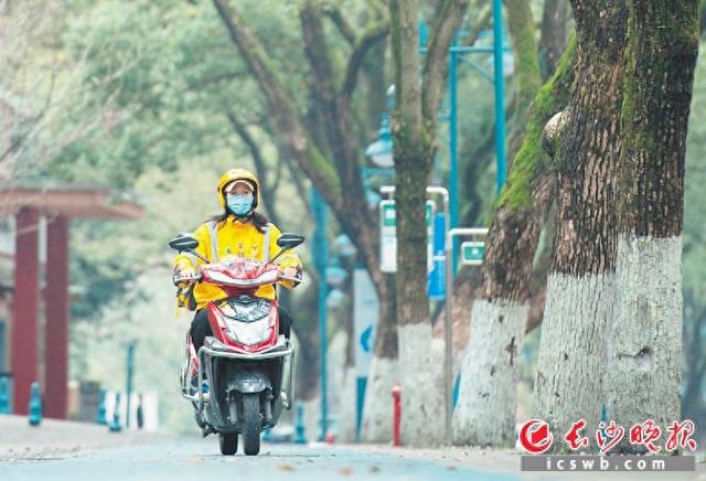 多家外卖平台试点取消骑手订单超时罚款 变“以罚代管”为正向激励