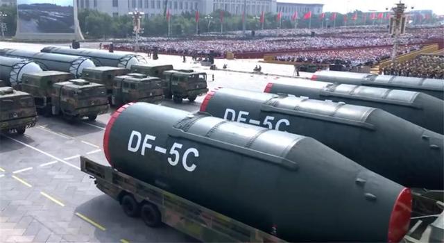 多款西方“克星”亮相九三阅兵，特朗普态度大变：我们帮过中国