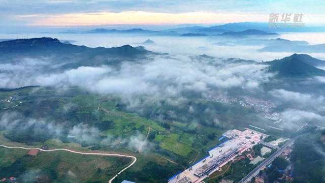 山东潍坊：云海青山绘生态美景