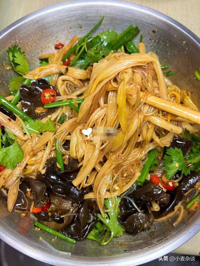 “失眠”最怕这菜，养心安神，补充脑力，每天吃一点，夜里睡得香