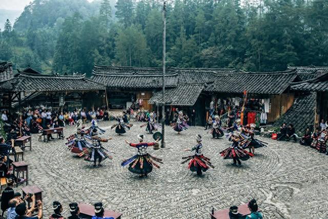 凉都贵州引客来，避暑大军陆续抵达
