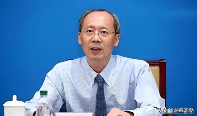 教育部扔下重磅炸弹：2026年开始，全国一律不准再买校外商业试卷