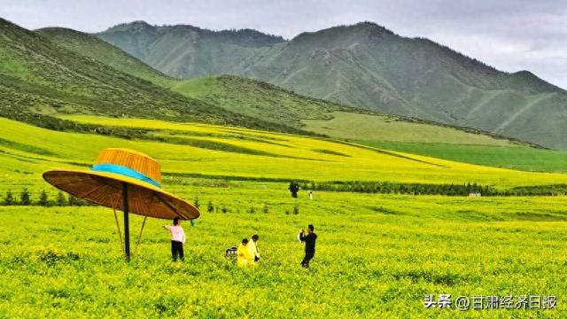 民乐：扁都口油菜花海迎客来