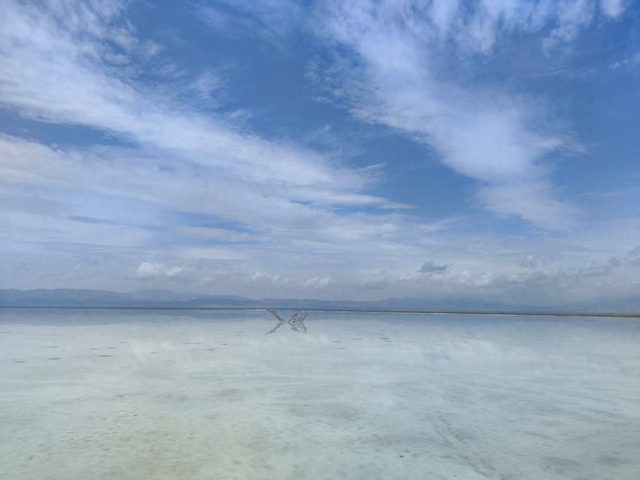 茶卡盐湖：夏日旅游热度攀升
