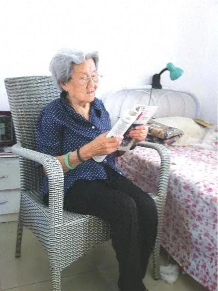 一场大病才懂：不伺候只掏钱的子女，才是真精明！