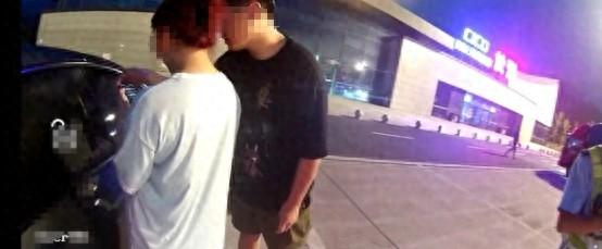 小情侣自驾来杭州漂流，半夜在高速上完厕所蒙了！“我们只能回南京……”