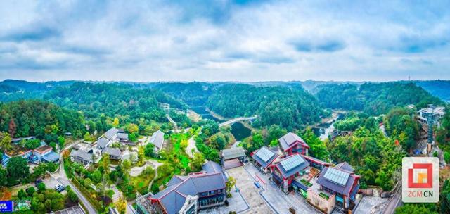 尖山风景区：“天然氧吧”冬景如画