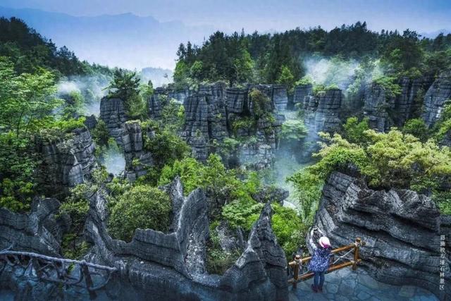 免票！请全国老师来梭布垭石林过节