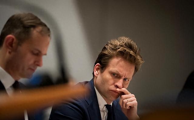 荷兰代表在北京两轮谈判后	，当初嚣张跋扈的样子，现在一点都不剩