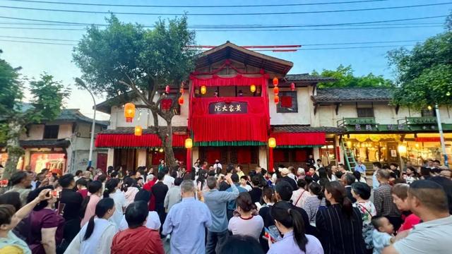以“人文、美学、漫游”新格局打造“多彩江安·人文漫城”