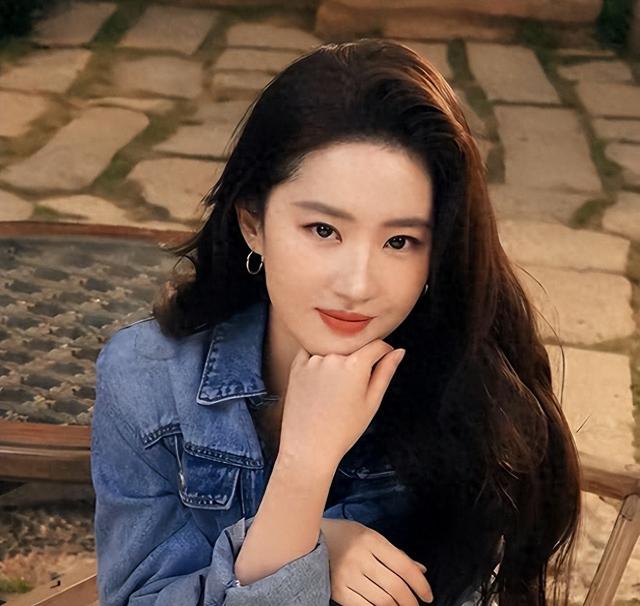 刘亦菲真实年龄谁知道？（机关算尽太聪明）