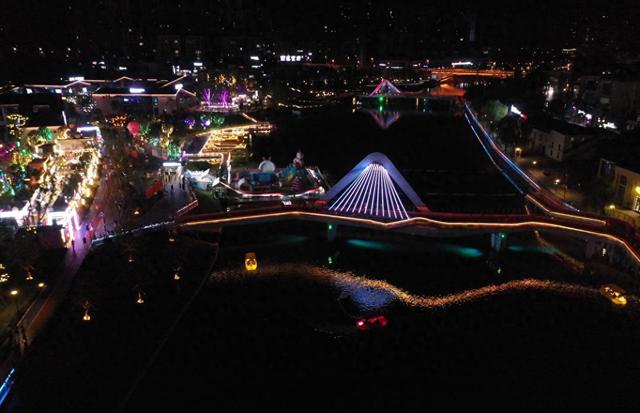 四川广安：星河连西溪 不夜賨城里