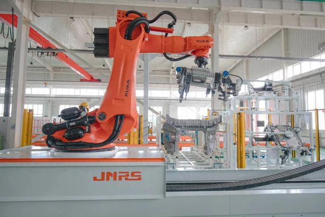 图说“十四五” | 巨能机器人：“未来工厂”锻造高效工厂