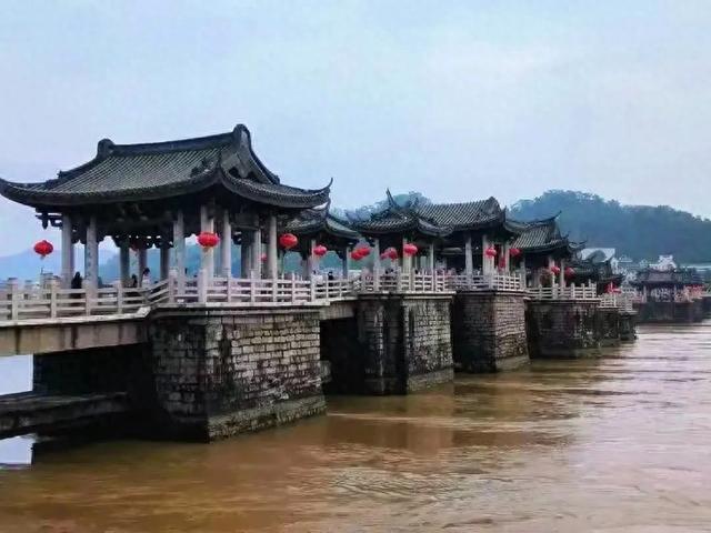 广济桥灯光秀 潮州的历史与浪漫