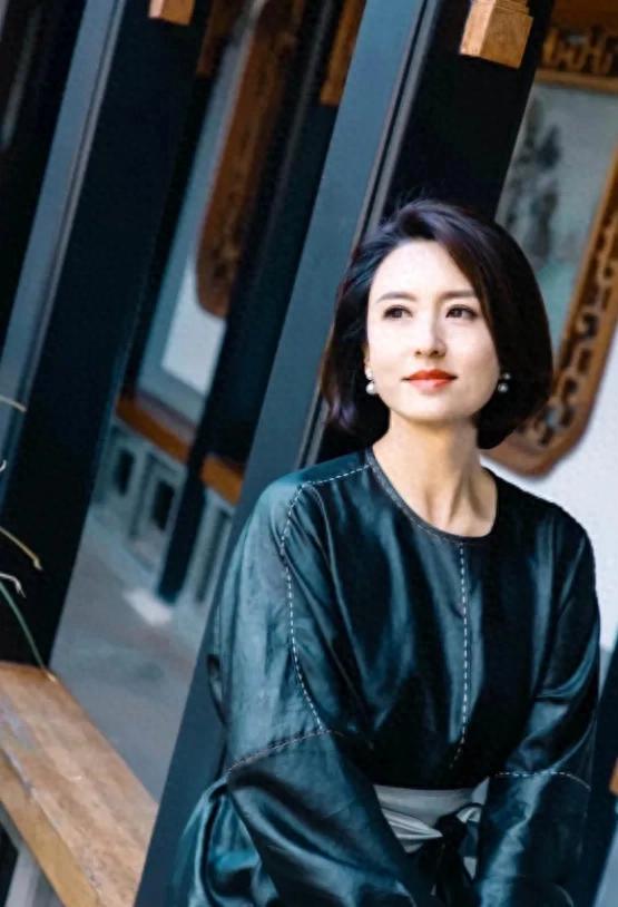 包养四个男人，嫁给70岁富翁？央视女主持私生活谣言别太离谱