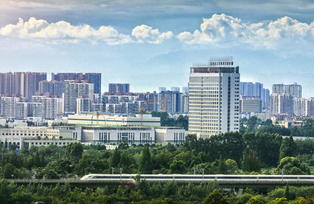 飞“阅”新都 | 一座生长在公园里的城市