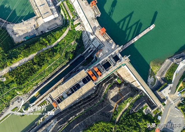 湖北宜昌：三峡升船机启动2025年计划性停航检修