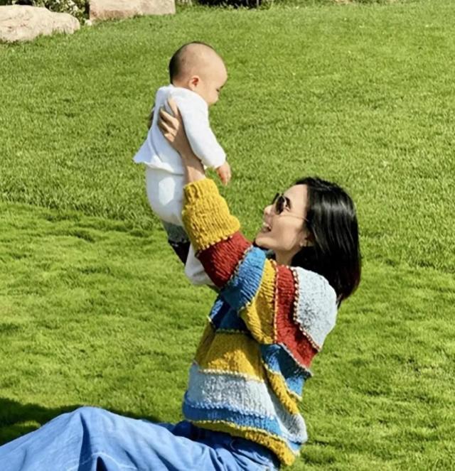 爱情靠不住，人情靠不住，只有孩子不背叛：海哈金喜这段路太真实