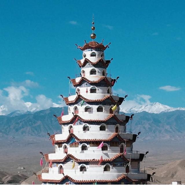 祁连雪冠下，窥见千年石窟的斑斓秋意