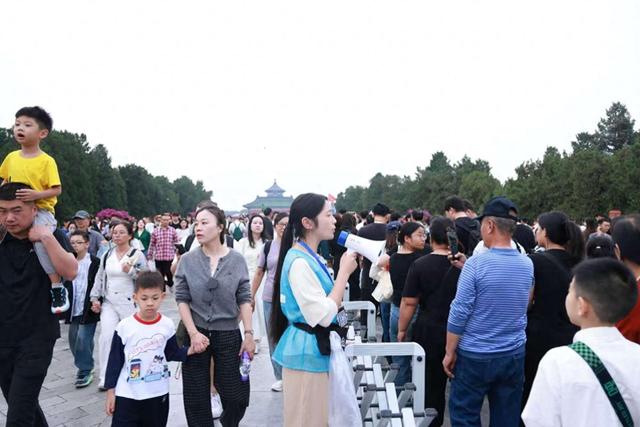 假期第七天，北京市属公园共接待游客51.07万人次