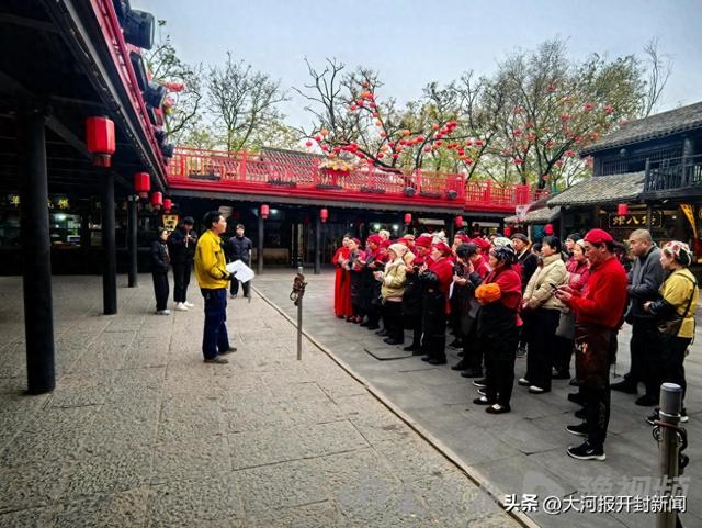 武侠江湖守平安 新奥安全护文旅 ——开封新奥燃气走进万岁山武侠城集中开展安全宣传活动