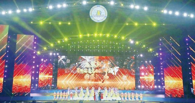 金沙滩啤酒城30天待客697万人次消费啤酒2900余吨