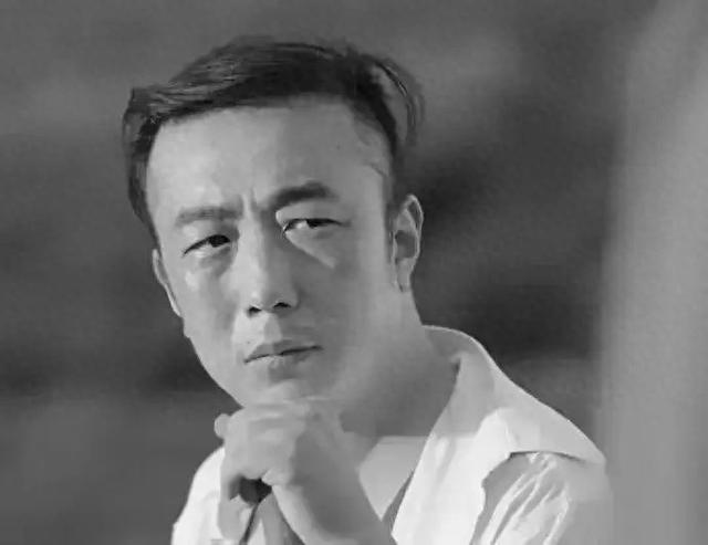 突发！44岁男演员在出租屋猝死！家人发声：他觉得自己年轻，没在意