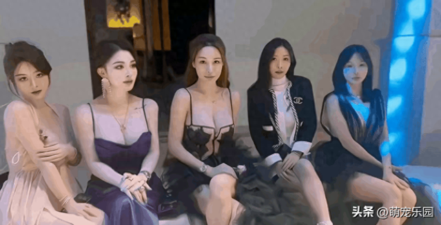 聚会现场姐妹们谈笑风生，她却像个局外人	，内心挣扎到崩溃