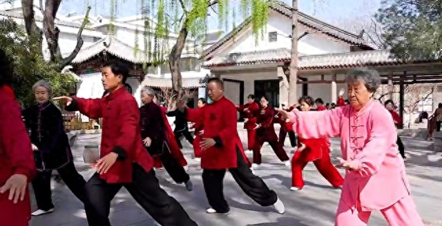 90%的人练的都是“太极操”！专家揭秘：真太极要这样慢练才有效