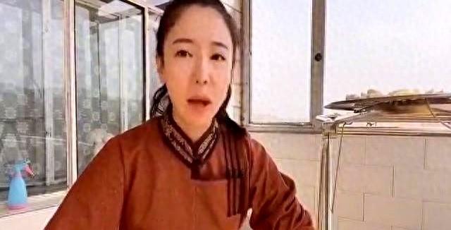 蒙古姑娘大方展体毛，乌黑浓密引热议，网友：太颠覆认知	。