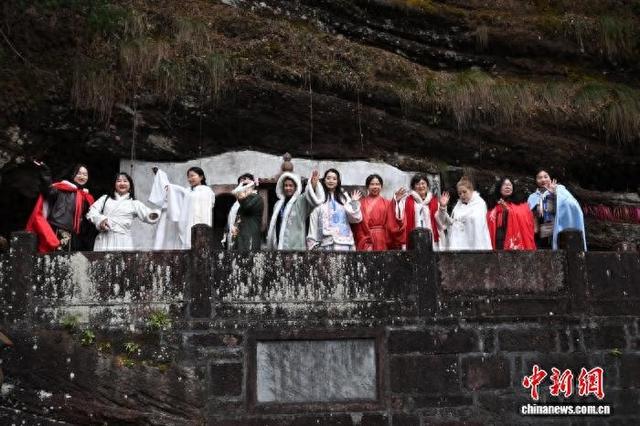 海外华文媒体安徽齐云山解锁文旅新玩法