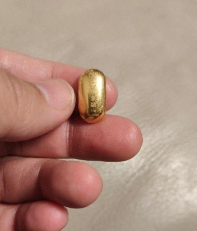 真吞金兽！11岁男童如厕拉出10克重金豆，妈妈吐槽：每天提醒他不能在外面拉