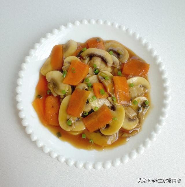 钾含量是香蕉的17倍，中老年隔天吃一次，腿脚有劲，好吃还护肝