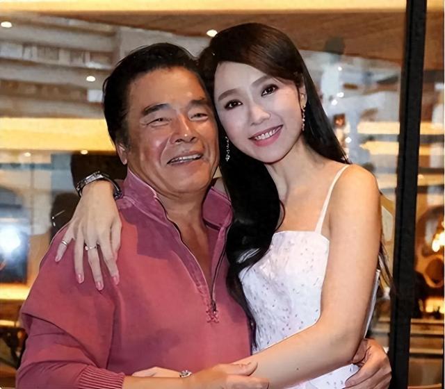 “6个老婆”一屋同住，每人每月7万零花钱，71岁又娶第七房小娇妻