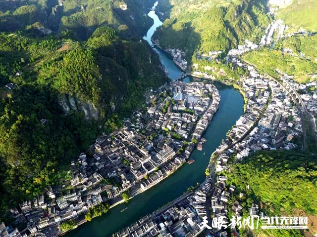 黔境·美丽公路|双景相拥,旅游勃兴!镇远改扩建工程以绿美颜值促发展