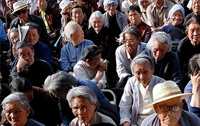 中国将迎来前所未有的死亡高峰，专家给出答案：是这些因素导致的