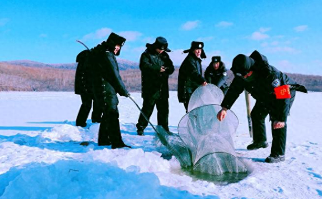 我国一特殊小镇，下午3点就睡觉，美女如云但是一度只有1个男人