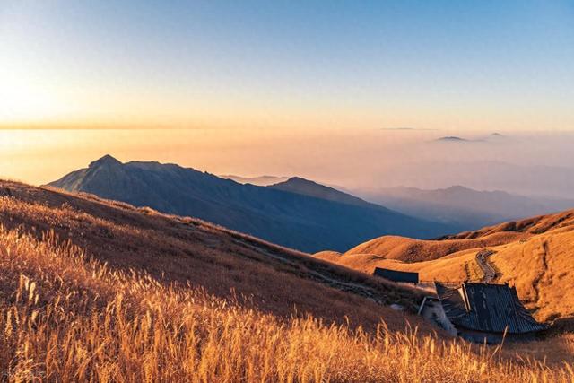 秋日爬山徒步文案，这样发句句秒赞