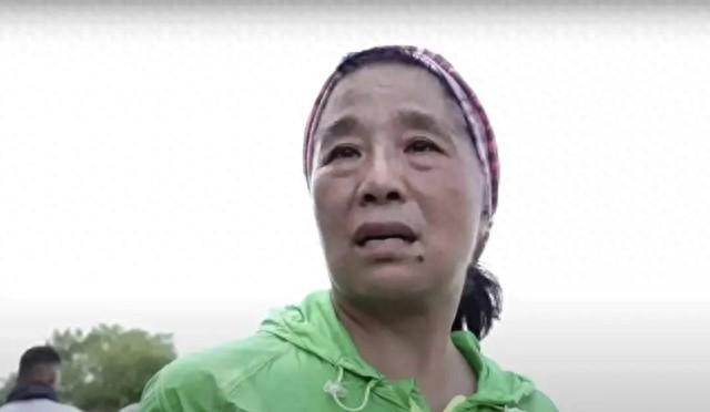 那些向美国出卖灵魂和肉体的中国女人们，就是美国人眼中的垃圾