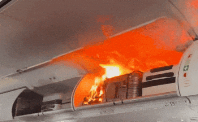 飞机空中起火紧急备降！起火原因已查明→