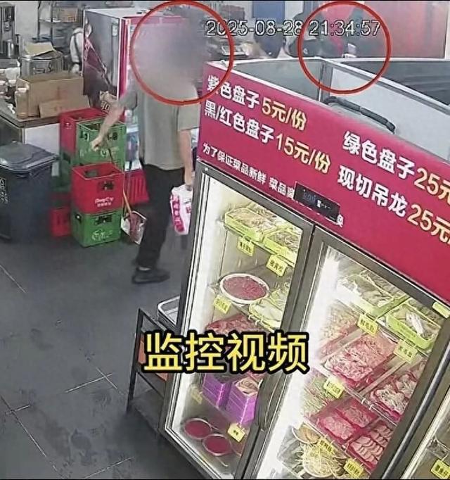 重庆串串店老板报警追回117元逃单款，被质疑格局小 ，本人回应：一根签就四毛钱利润，善良和维护权益不冲突