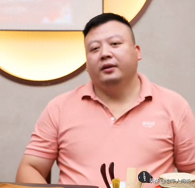 九江“顶峰家宴”老板去世，仅38岁，淋雨后诱发心肌炎，肚腩超大