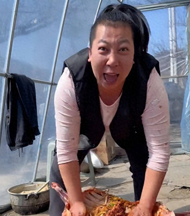 国务院点名封杀！1700万粉丝网红复出梦碎，直播带货路彻底堵死
