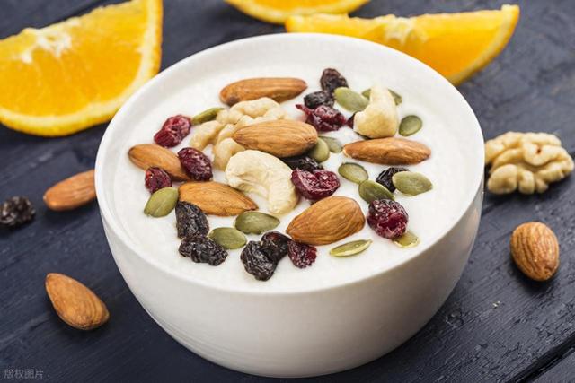 酸奶减肥的吃法（喝酸奶能减肥真相是这样）